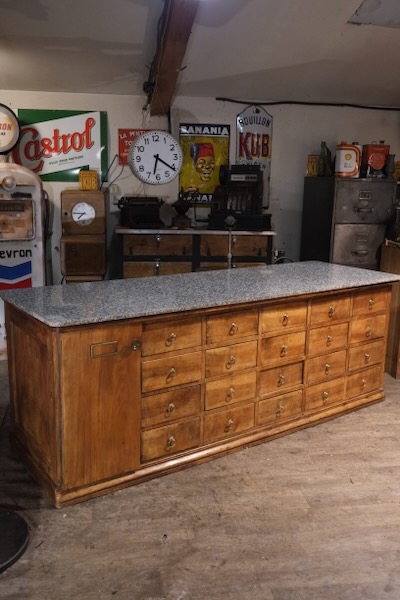 meuble de metier ancien long ilot central de cuisine